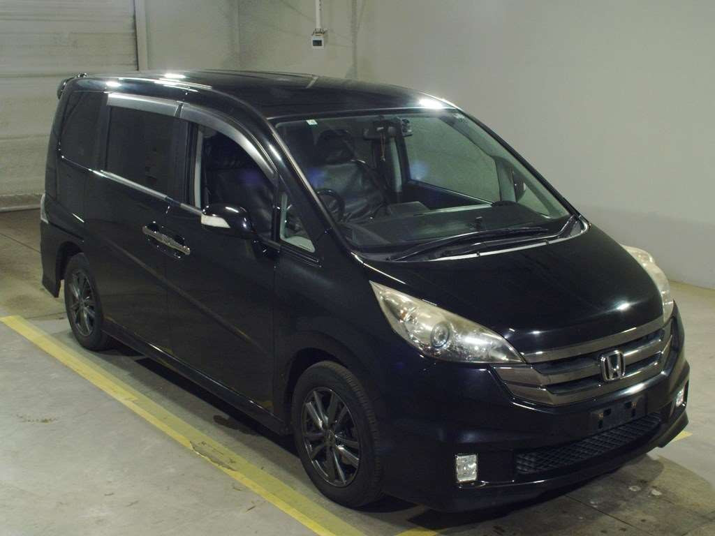 2008 Honda Step WGN RG2[2]