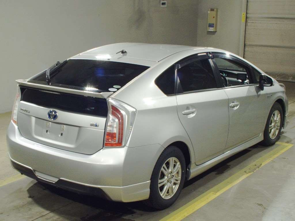 2012 Toyota Prius ZVW30[1]