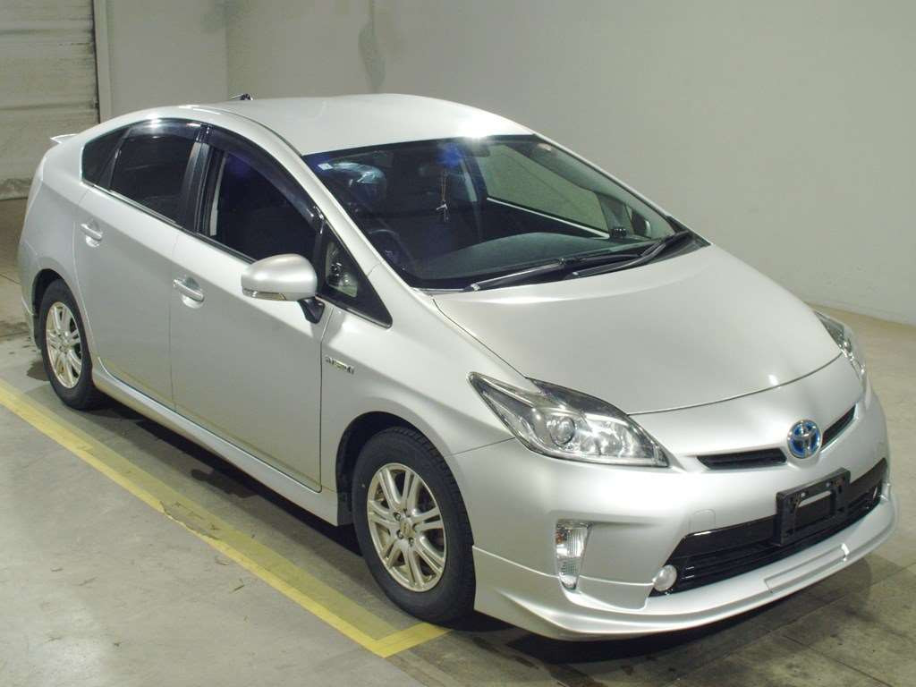 2012 Toyota Prius ZVW30[2]