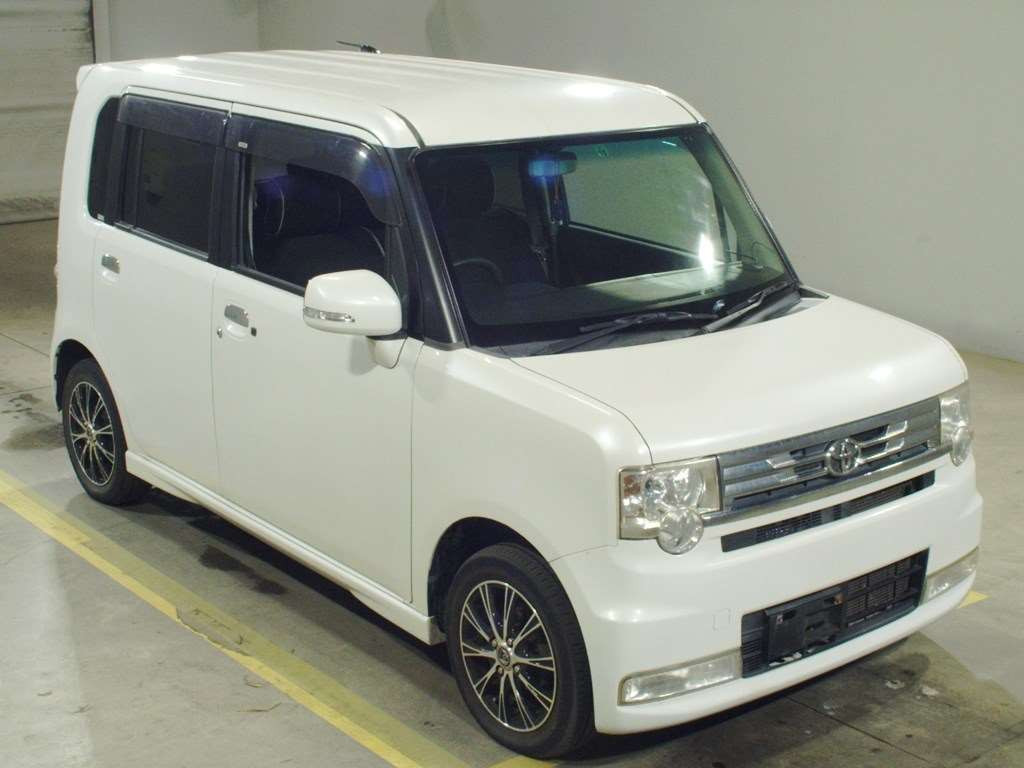 2011 Daihatsu Move Conte L585S[2]