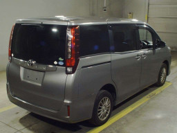 2015 Toyota Noah