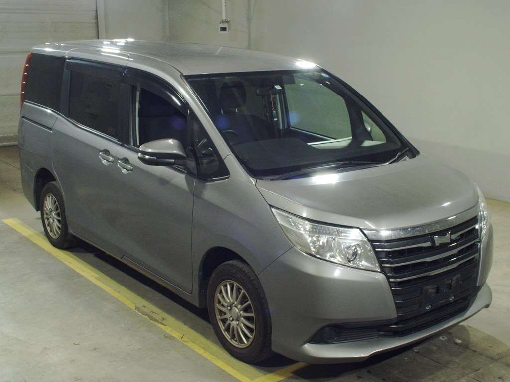 2015 Toyota Noah ZRR85G[2]