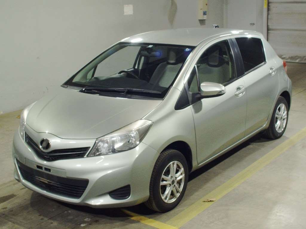 2013 Toyota Vitz NSP135[0]