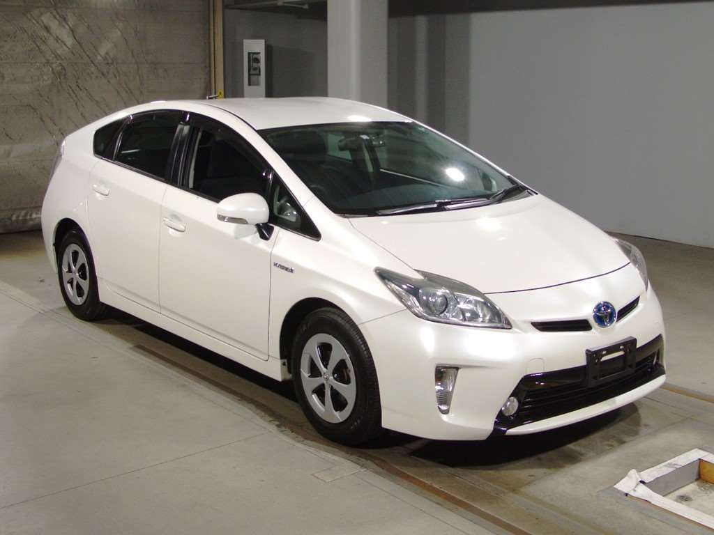 2012 Toyota Prius ZVW30[2]