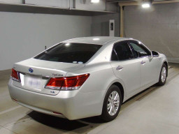 2015 Toyota Crown Hybrid