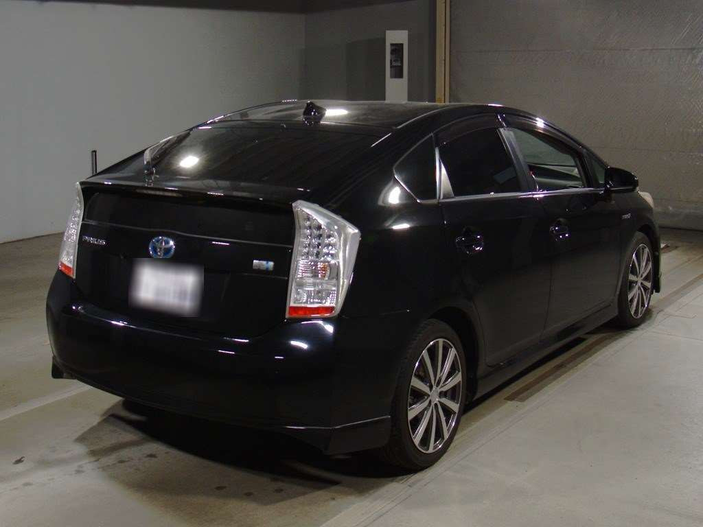 2010 Toyota Prius ZVW30[1]