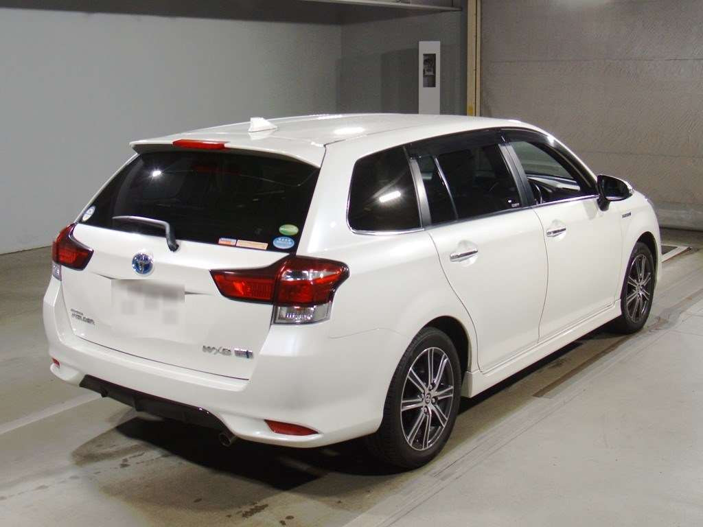 2015 Toyota Corolla Fielder NKE165G[1]