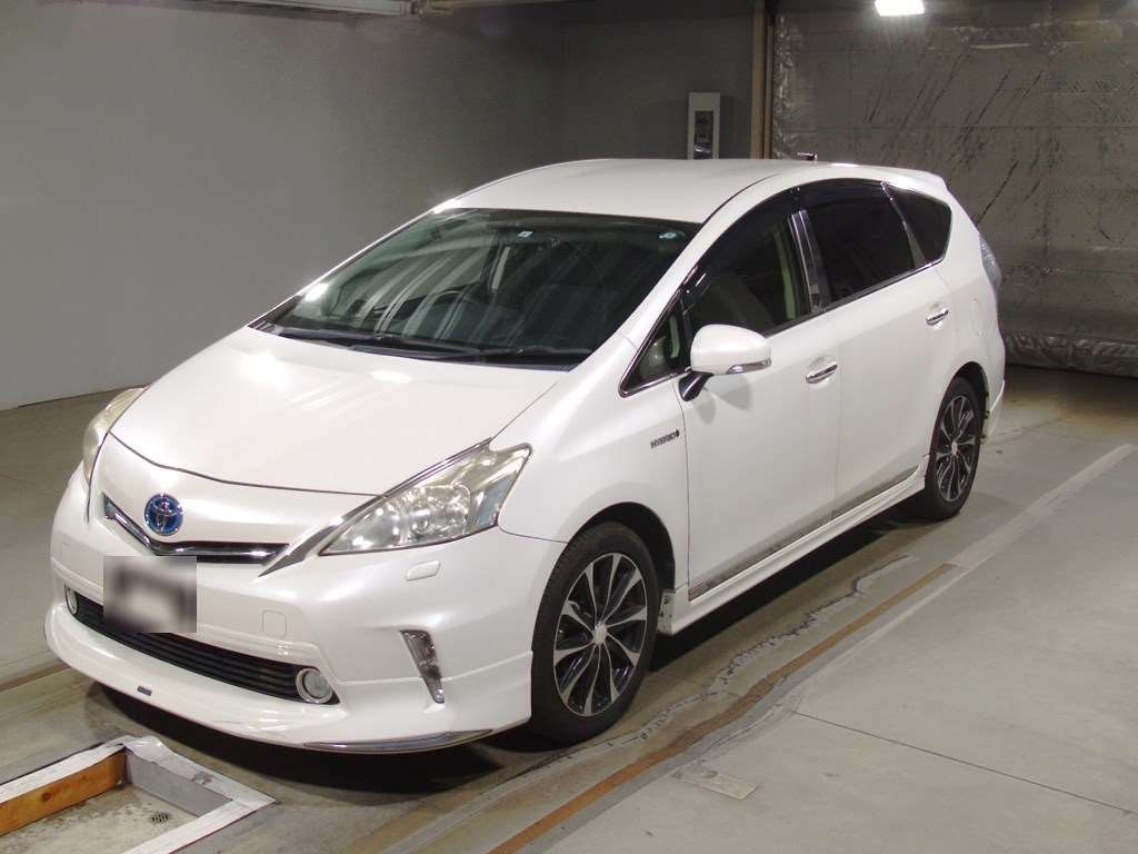 2013 Toyota Prius alpha ZVW41W[0]