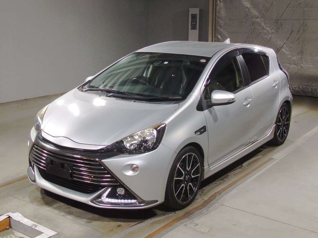 2016 Toyota Aqua NHP10[0]