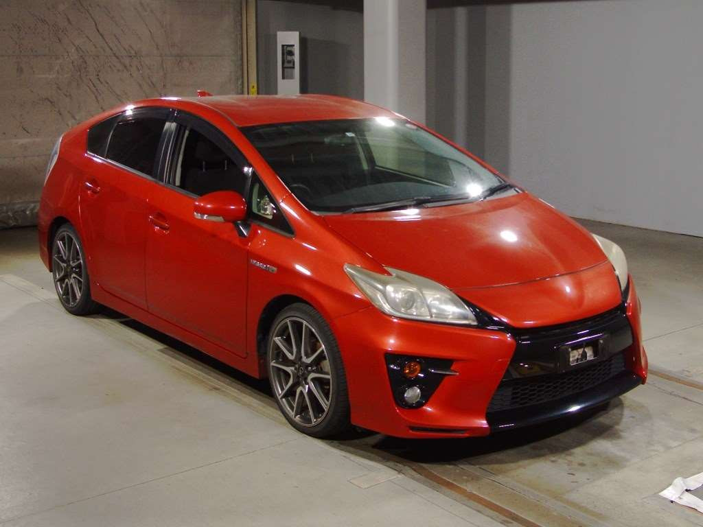 2013 Toyota Prius ZVW30[2]