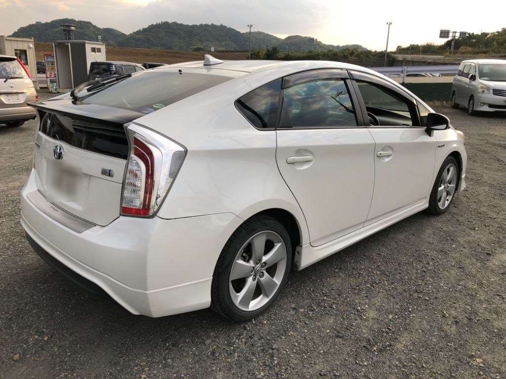 2014 Toyota Prius ZVW30[1]