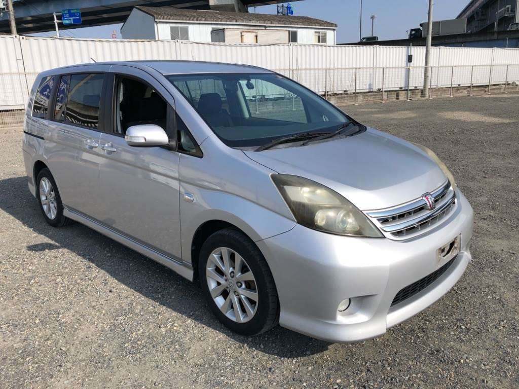 2009 Toyota Isis ZGM11W[2]