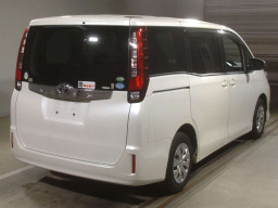 2015 Toyota Noah