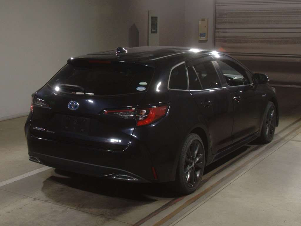 2020 Toyota Corolla Touring Wagon ZWE211W[1]