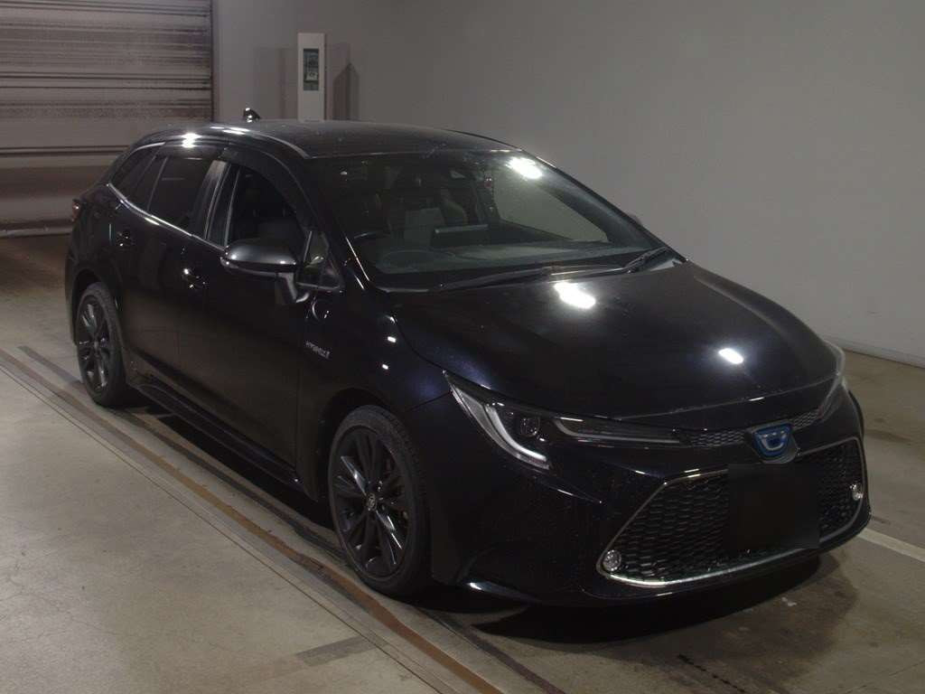 2020 Toyota Corolla Touring Wagon ZWE211W[2]