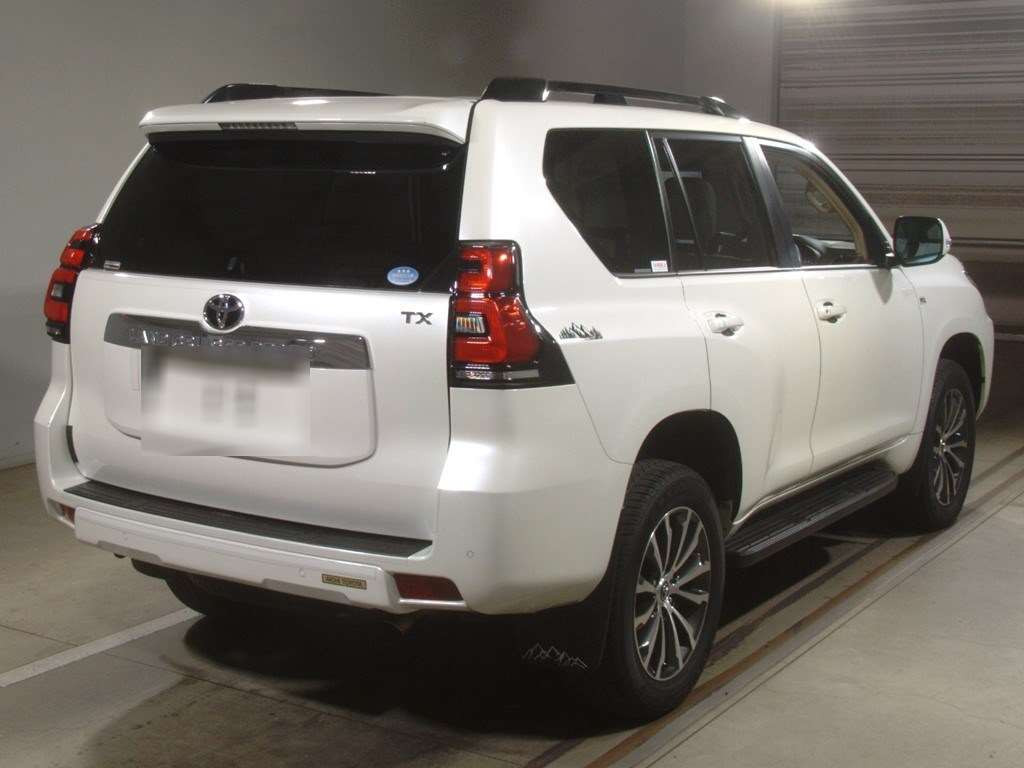 2018 Toyota Land Cruiser Prado TRJ150W[1]