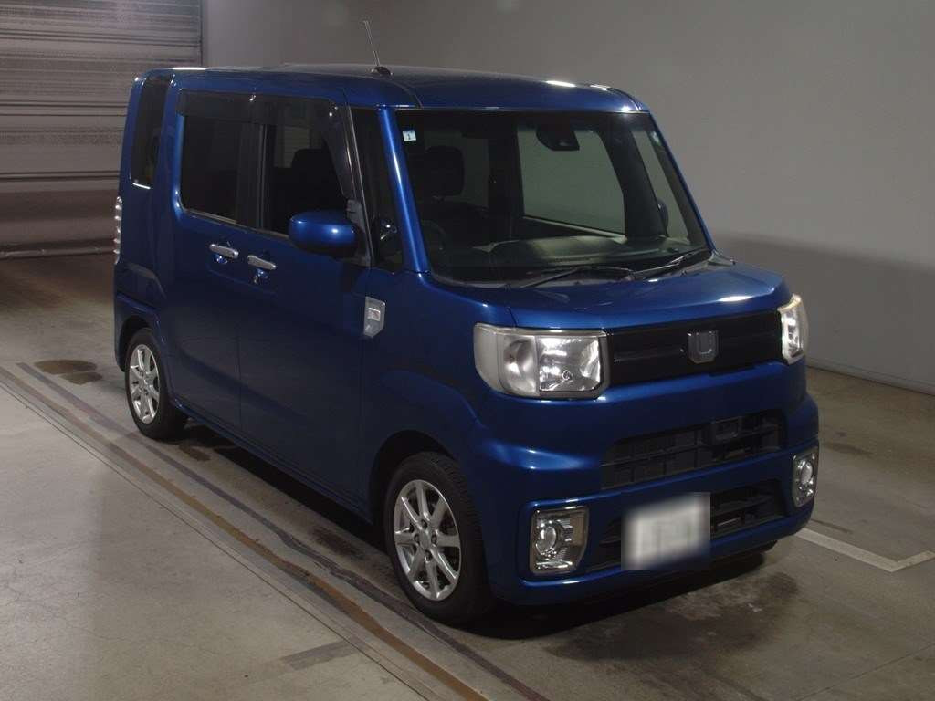 2017 Daihatsu Wake LA700S[2]