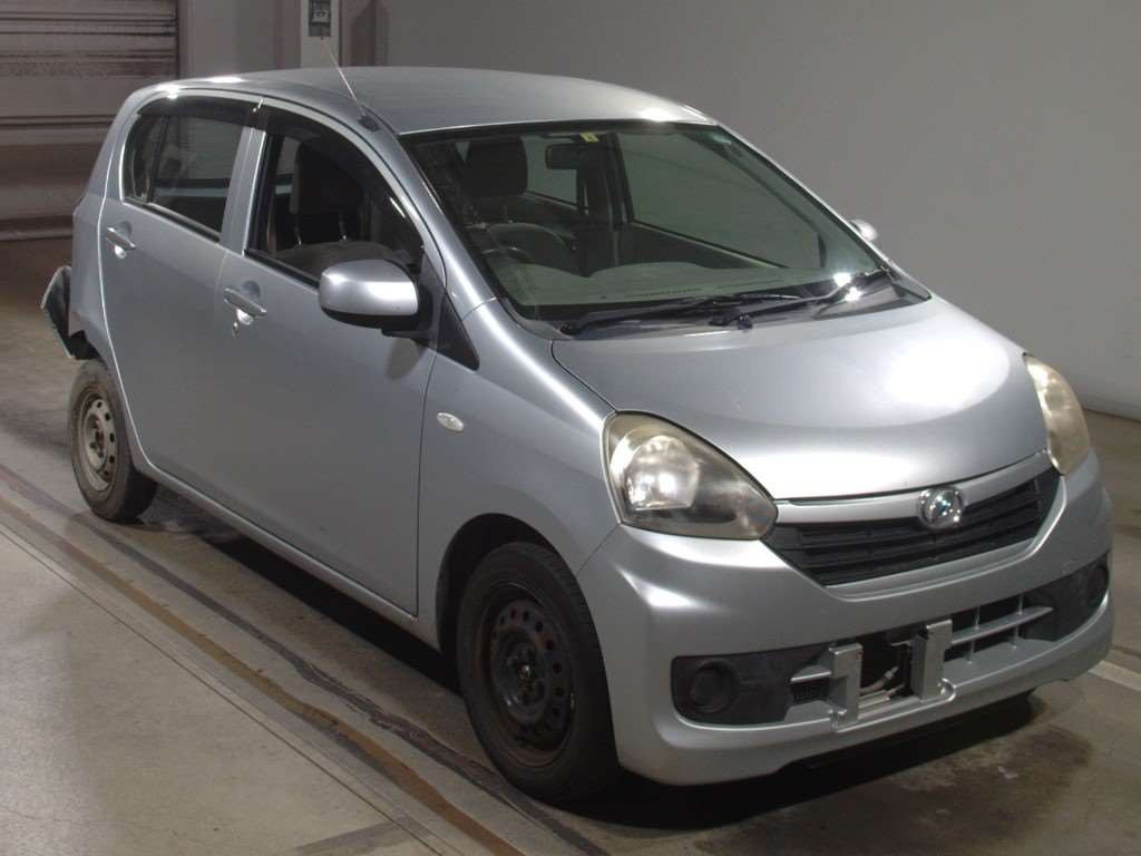 2014 Daihatsu Mira es LA300S[2]