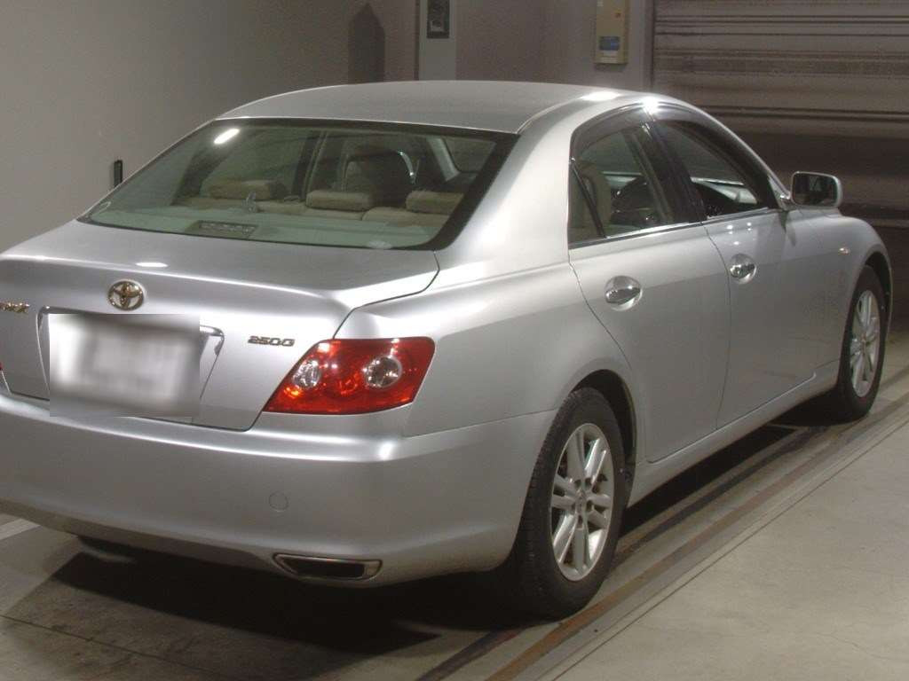 2004 Toyota Mark X GRX120[1]