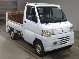 2012 Mitsubishi Minicab Truck