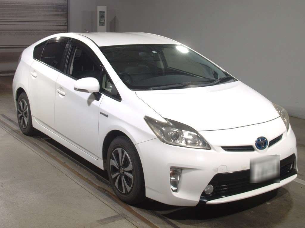 2012 Toyota Prius ZVW30[2]