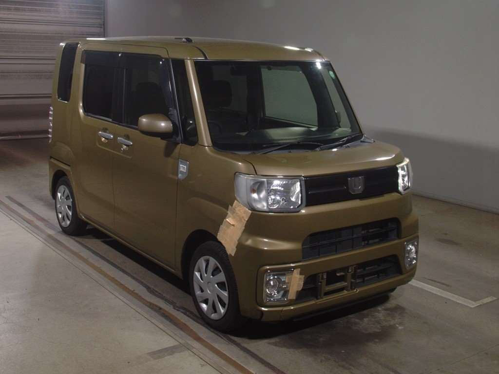 2018 Daihatsu Wake LA700S[2]