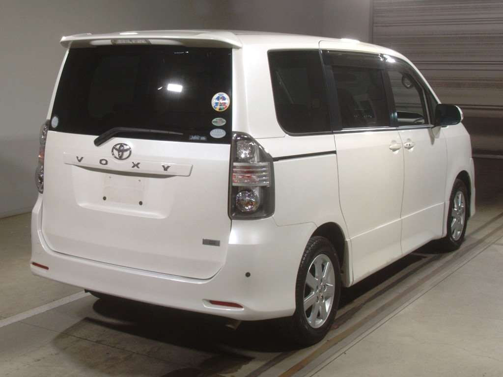 2008 Toyota Voxy ZRR70W[1]