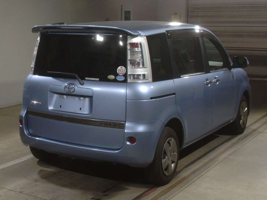 2011 Toyota Sienta NCP81G[1]