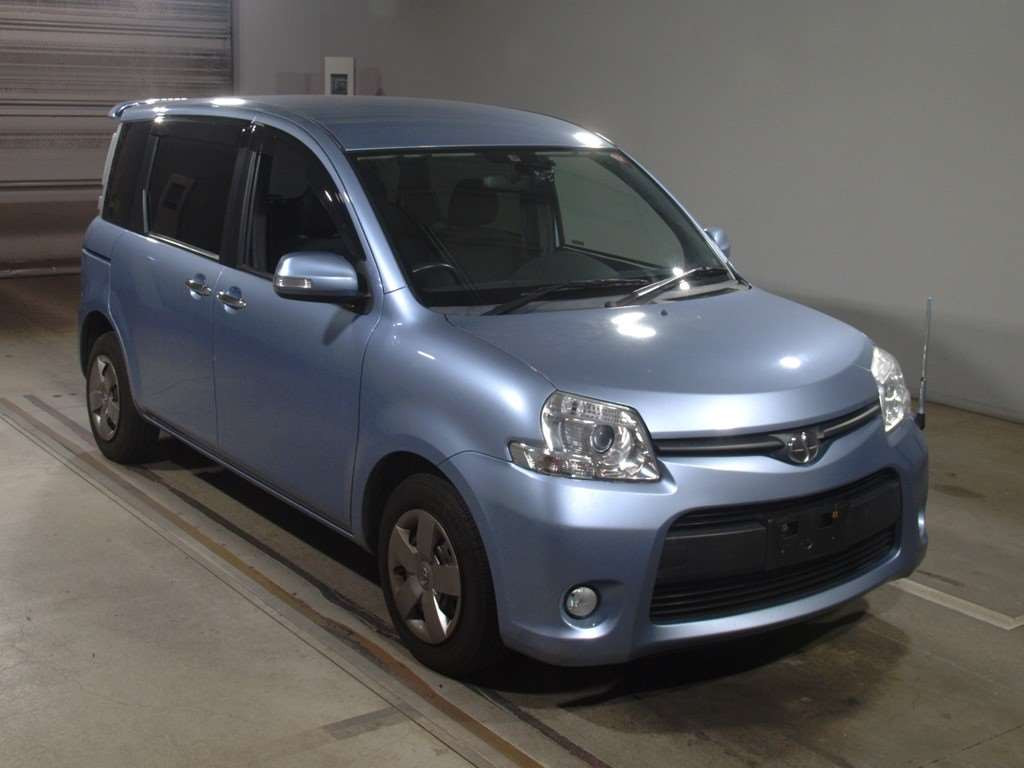 2011 Toyota Sienta NCP81G[2]