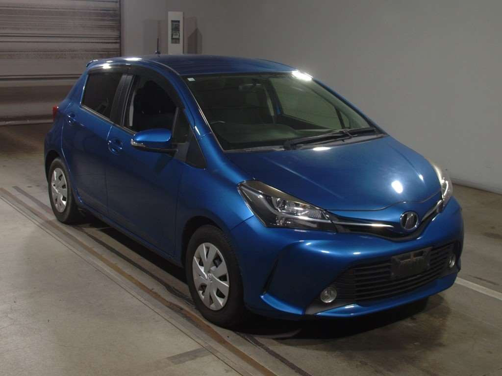 2014 Toyota Vitz NSP130[2]