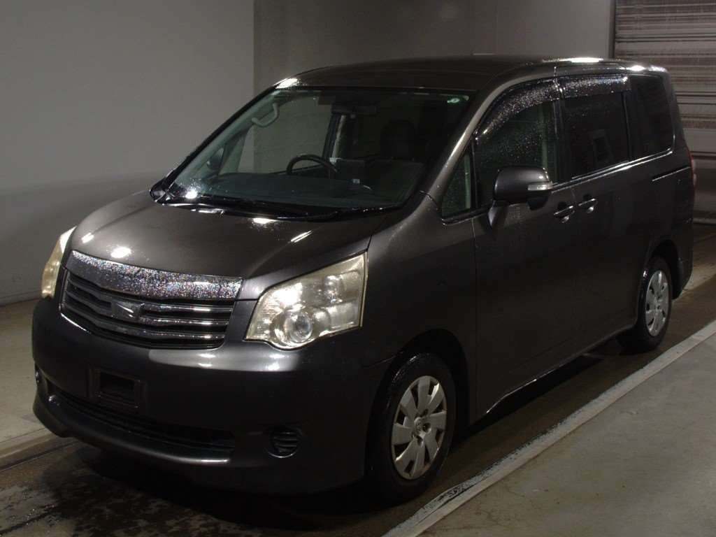 2010 Toyota Noah ZRR70G[0]