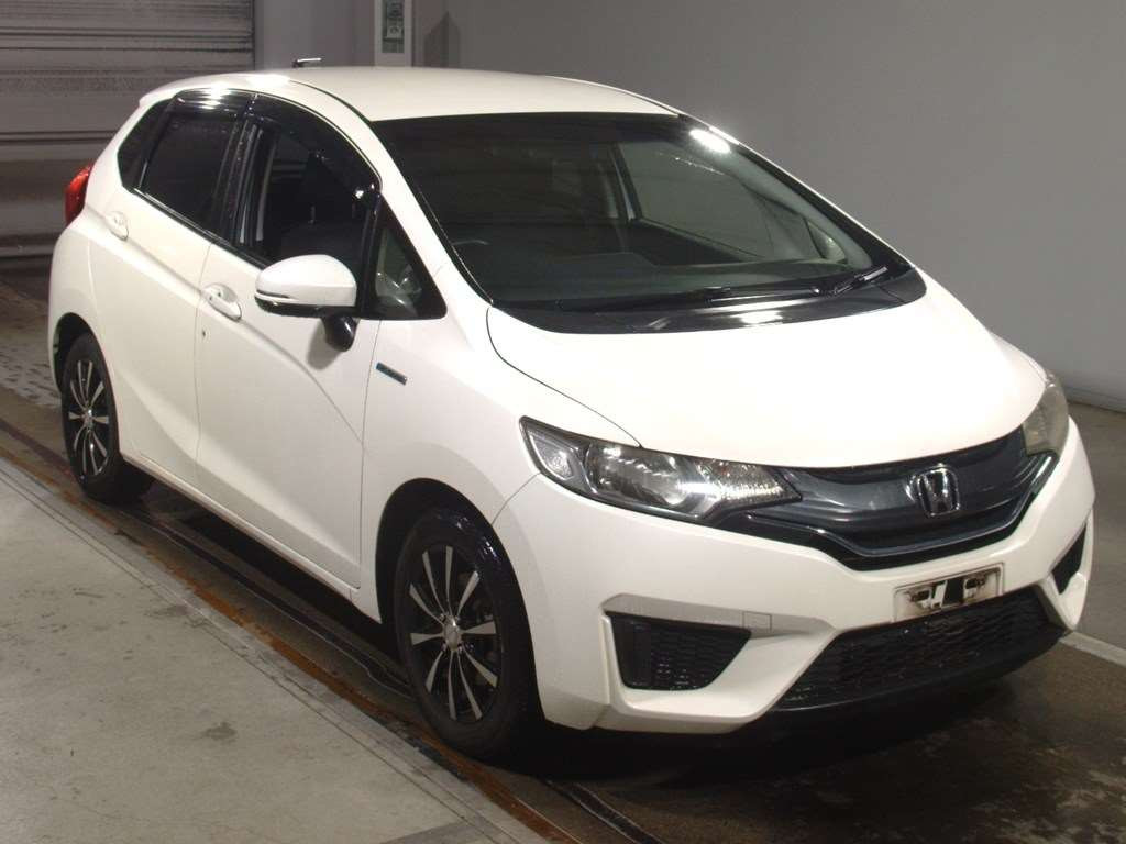 2015 Honda Fit Hybrid GP5[2]