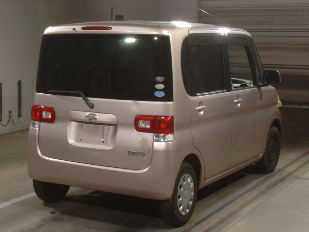 2010 Daihatsu Tanto L375S[1]