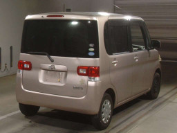 2010 Daihatsu Tanto