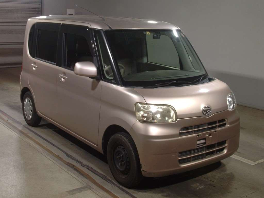 2010 Daihatsu Tanto L375S[2]