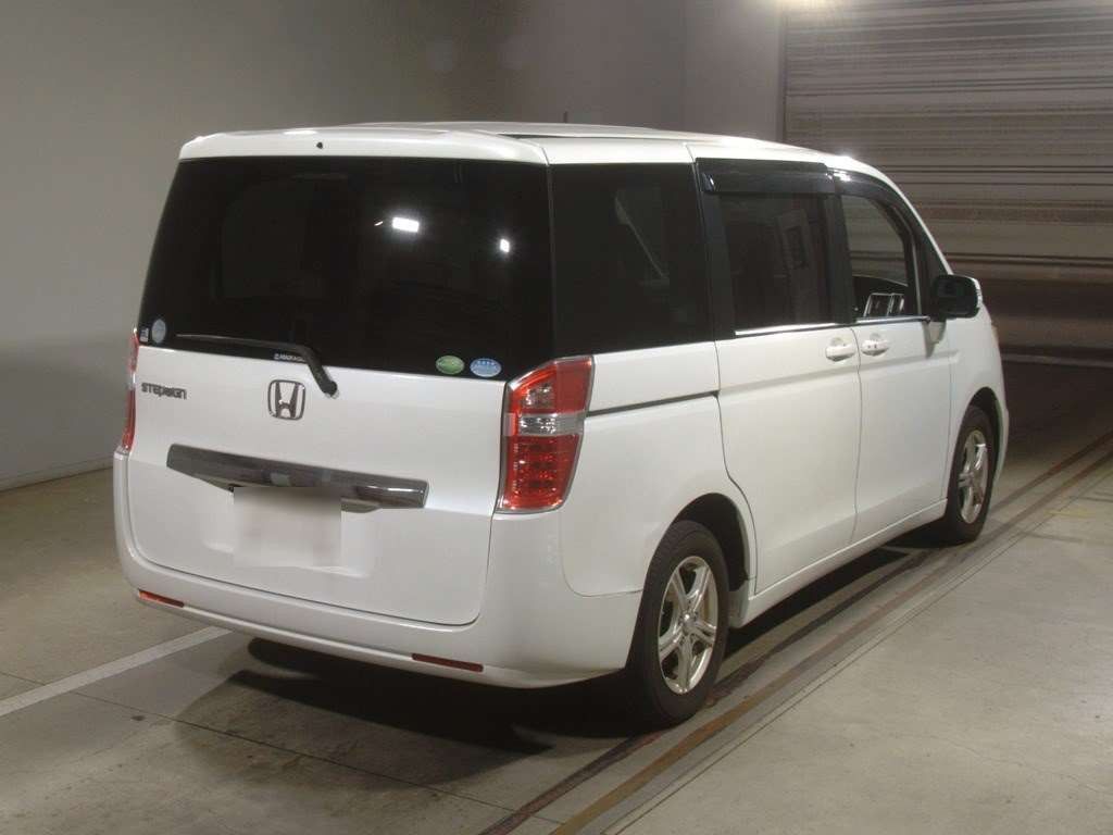 2012 Honda Step WGN RK1[1]