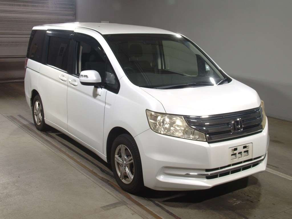 2012 Honda Step WGN RK1[2]