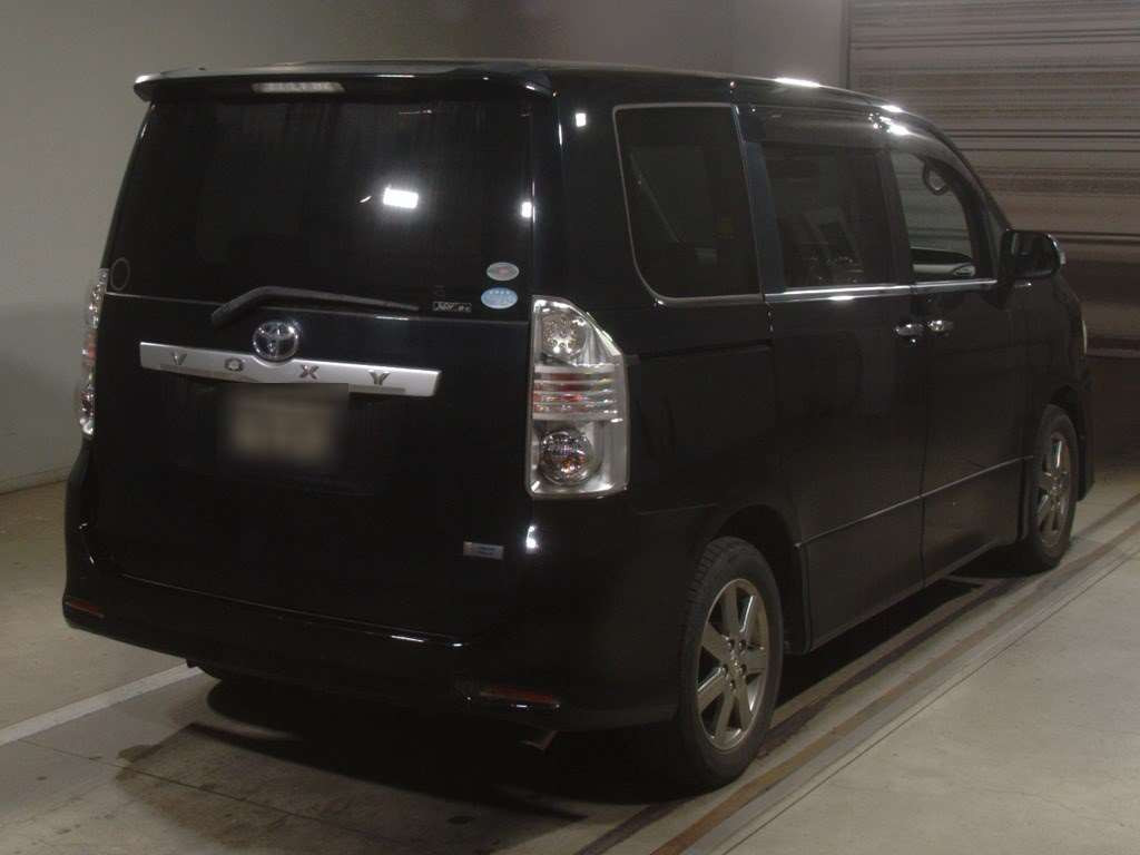 2009 Toyota Voxy ZRR70W[1]