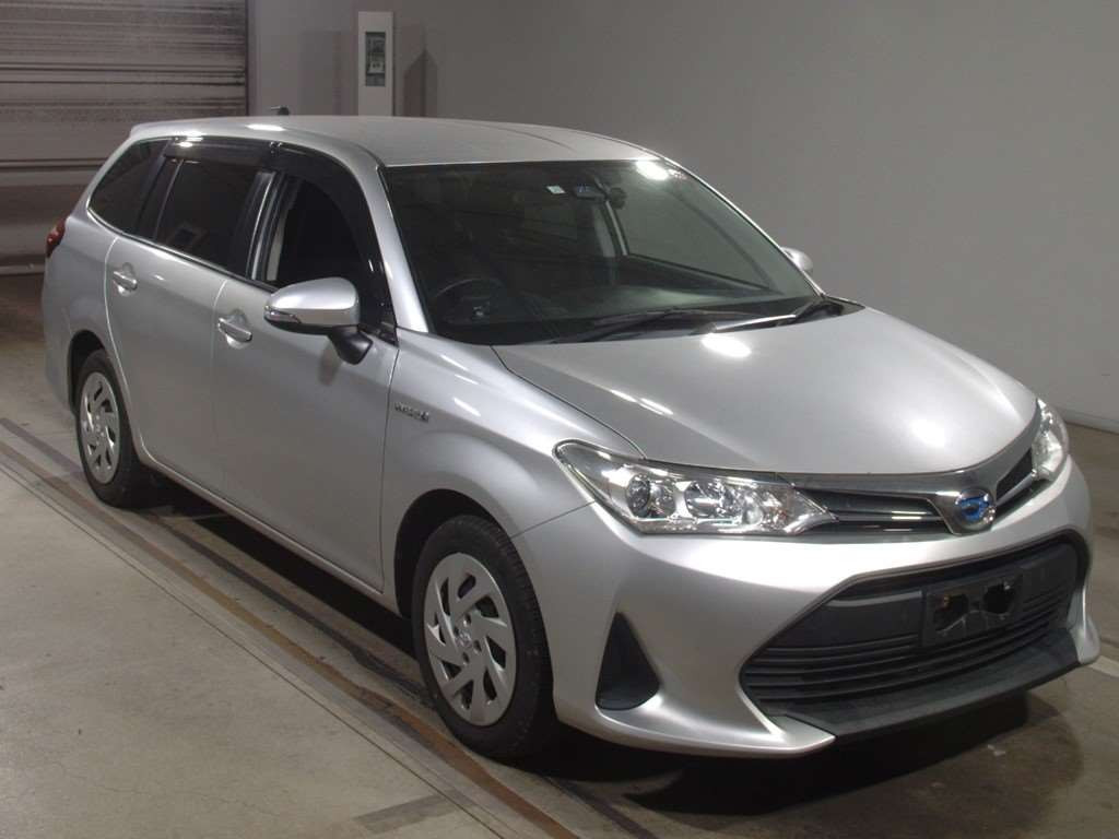 2017 Toyota Corolla Fielder NKE165G[2]