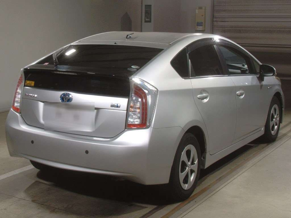 2015 Toyota Prius ZVW30[1]