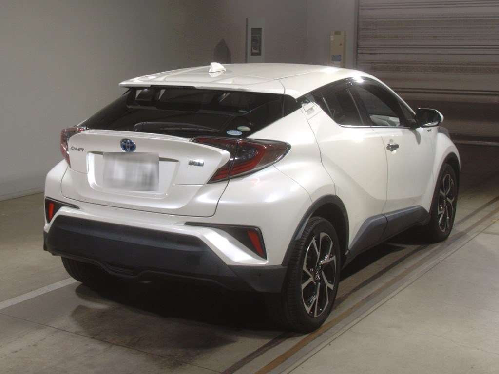 2018 Toyota C-HR ZYX10[1]