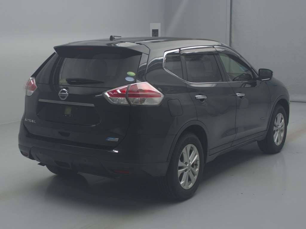 2016 Nissan X-Trail HNT32[1]