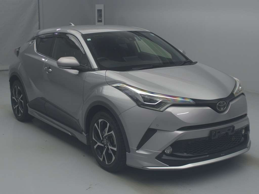 2018 Toyota C-HR NGX50[2]