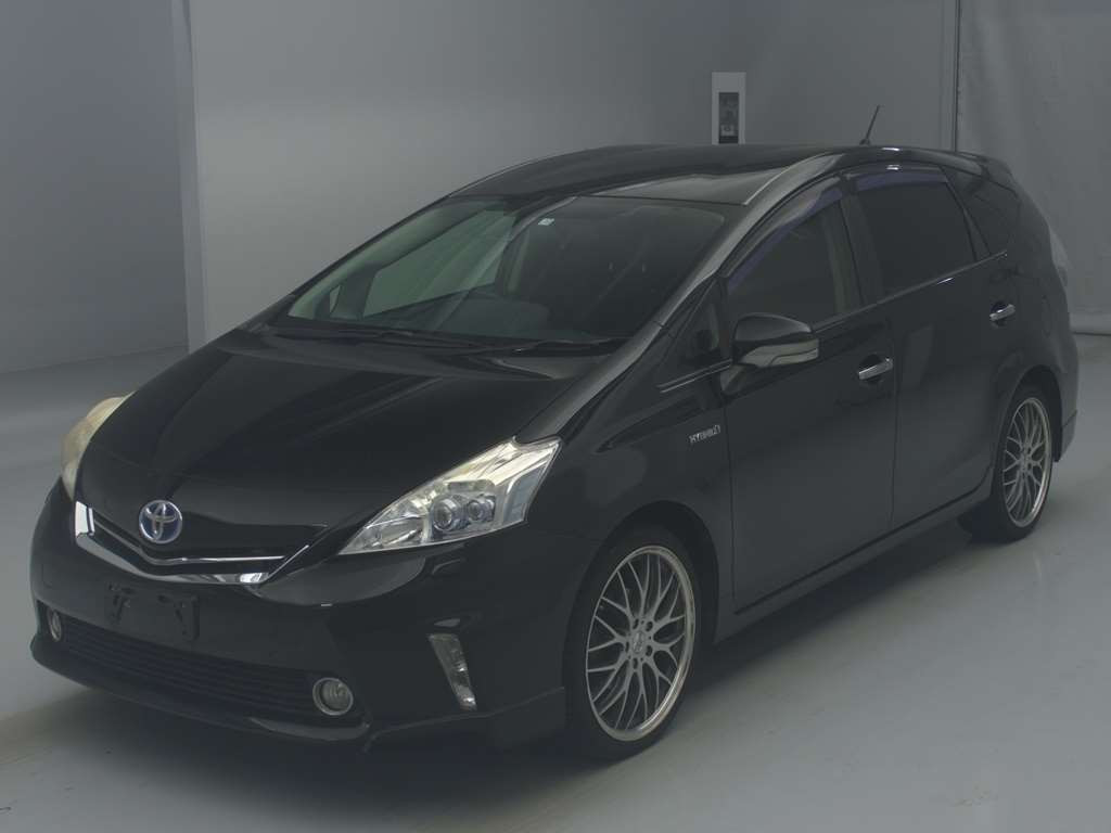 2011 Toyota Prius alpha ZVW41W[0]