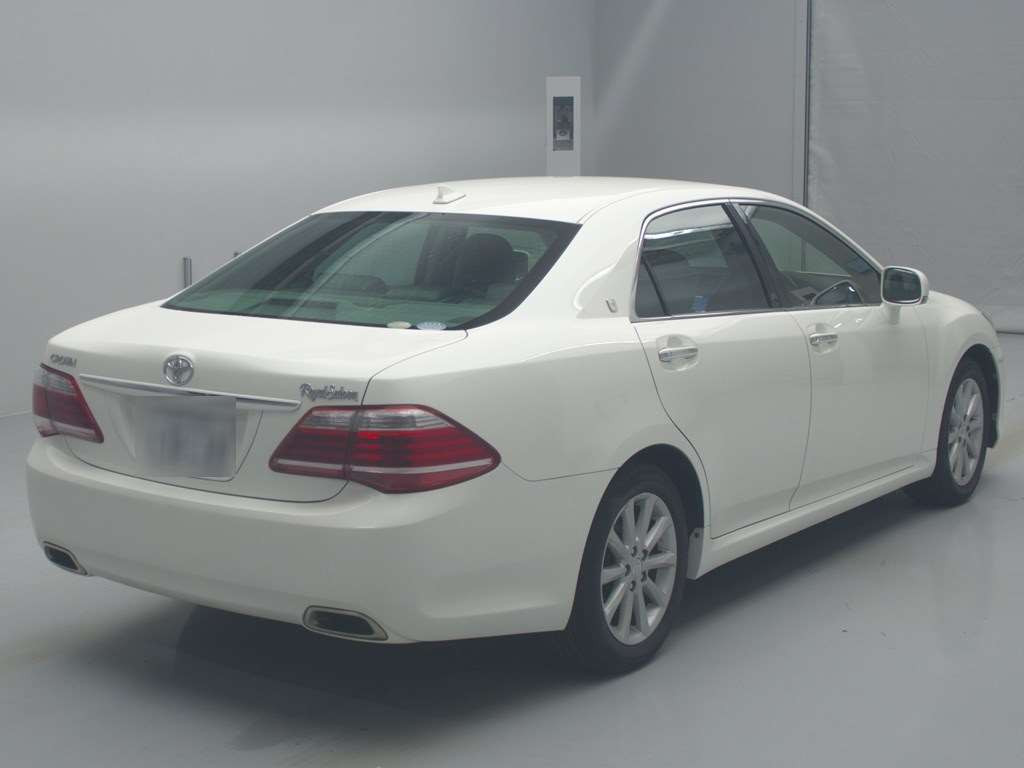 2012 Toyota Crown GRS202[1]