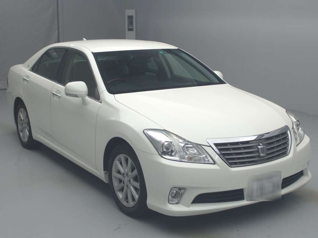 2012 Toyota Crown GRS202[2]