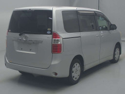 2009 Toyota Noah