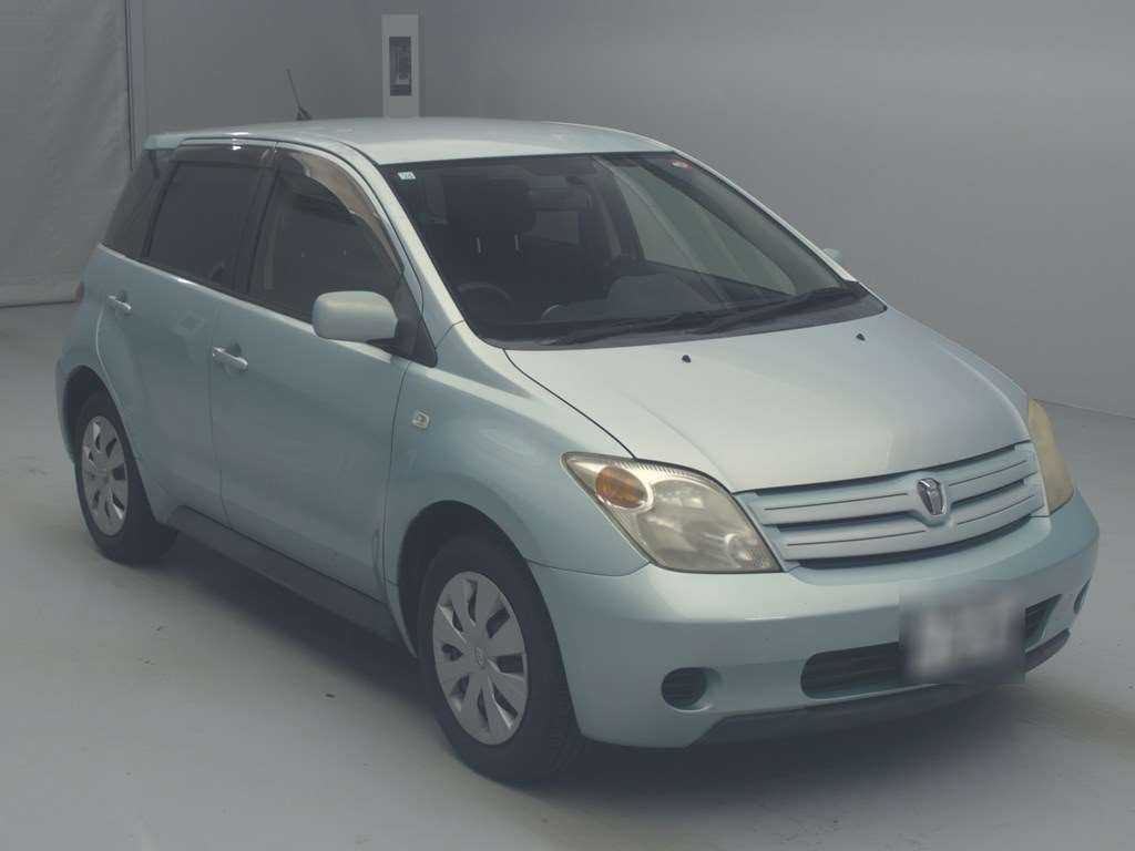 2004 Toyota IST NCP60[2]