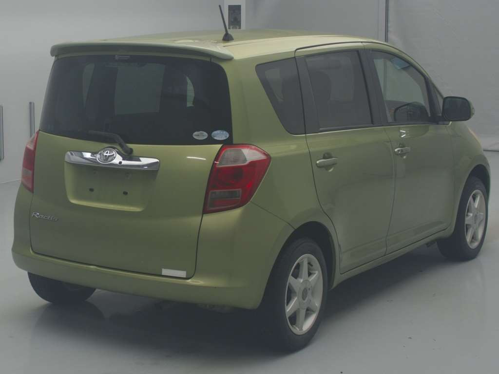 2005 Toyota Ractis NCP100[1]