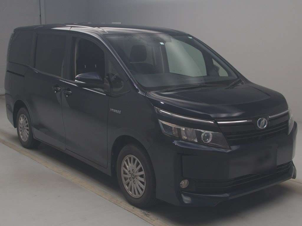 2014 Toyota Voxy ZWR80G[2]